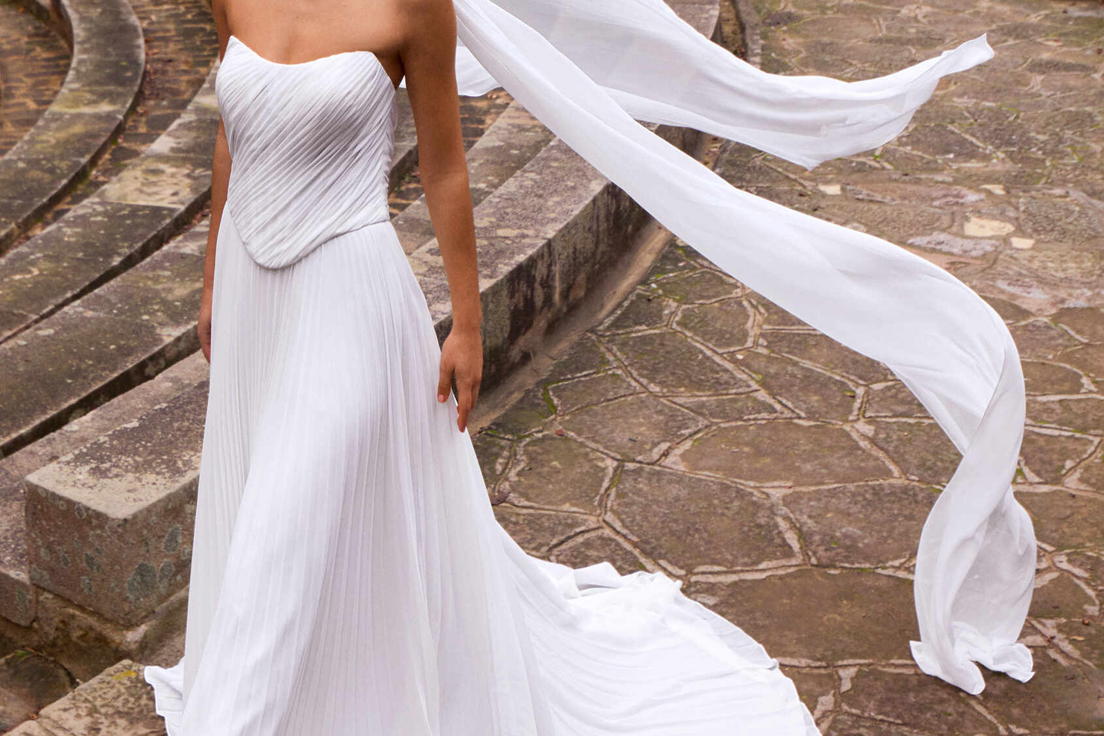 Vestido de novia confeccionado en gasa
