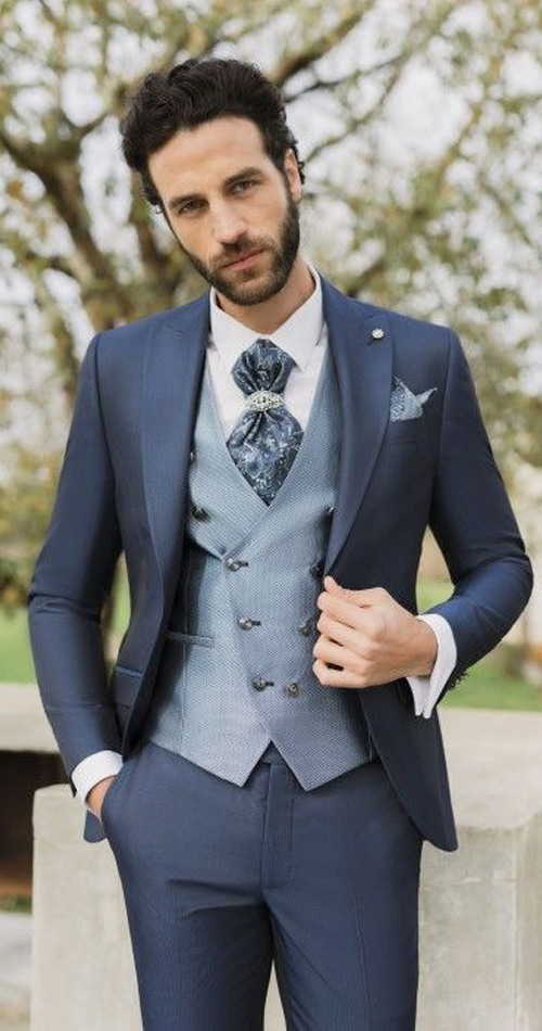 Corbatón para traje de novio elegante